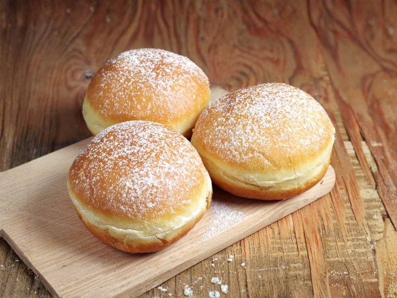 Krofi: mehka tradicija, ki diši po praznikih