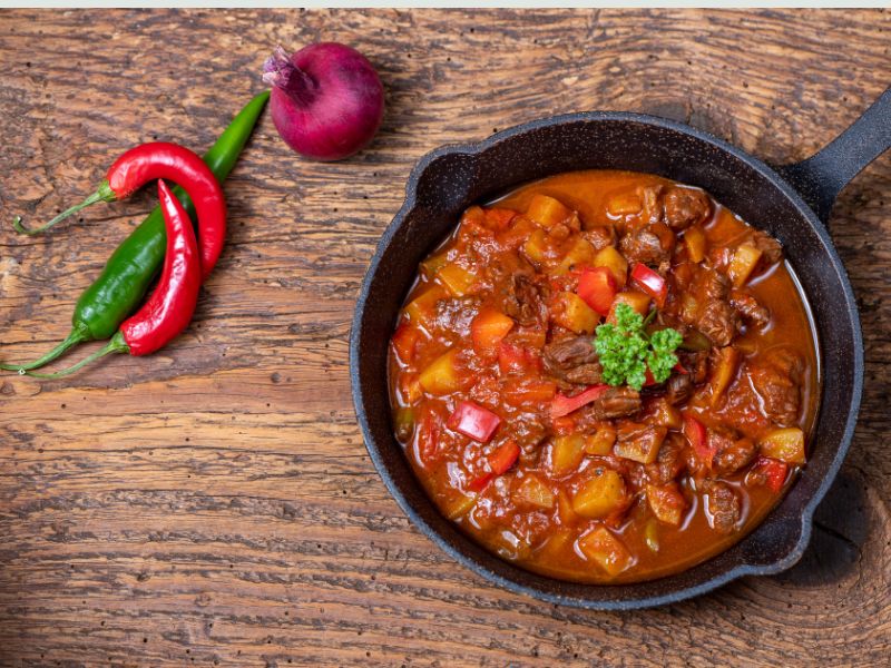 Golaž: pastirska tradicija in skrivnost čebule